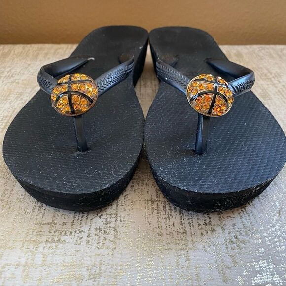 🩴Havaianas Black Wedge Flip Flops rhinestone basketball embellishments EUC Sz 7 - Picture 4 of 6